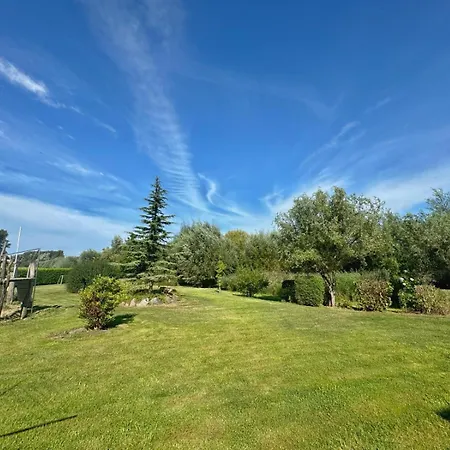 Im Reihenhaus Petermann 4 Neuhof (Rugen)