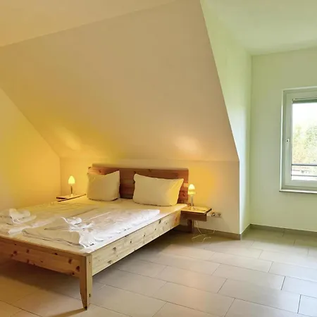 Im Reihenhaus Petermann 4 Neuhof (Rugen)