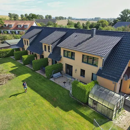 펜션 Im Reihenhaus Petermann 4 *